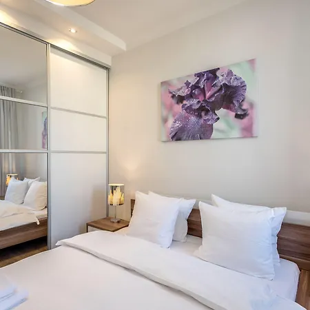 Apartment Chmielna By Your Freedom *