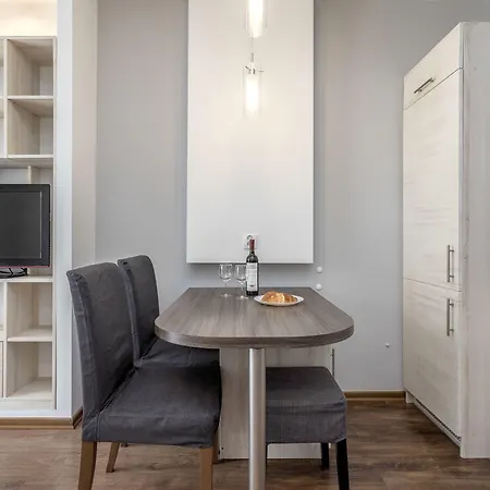 Chmielna By Your Freedom